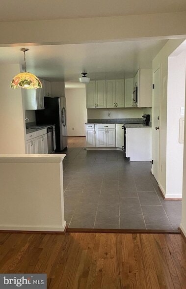 Building Photo - 9613 Locust Hill Dr