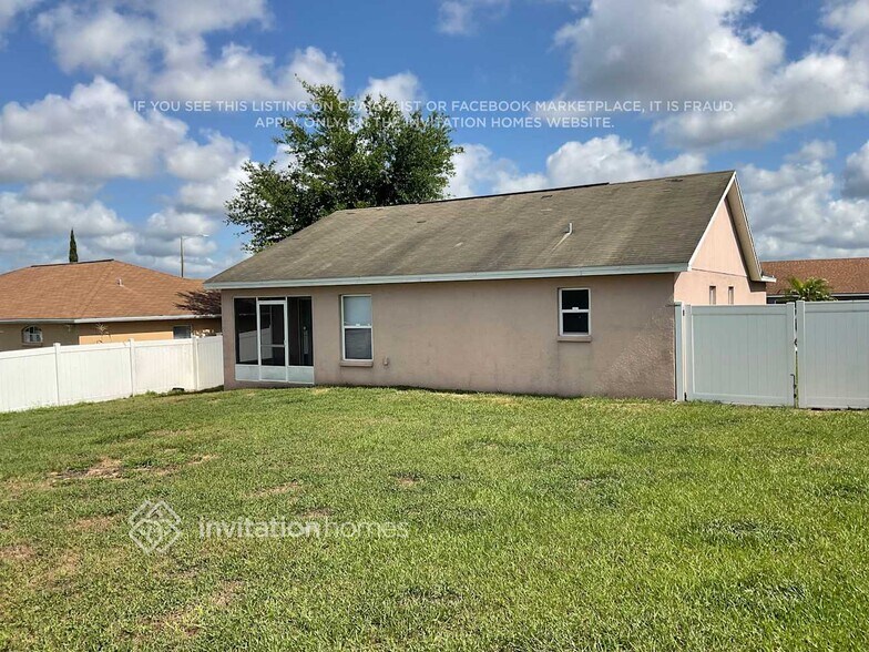 Building Photo - 1077 Merrimack Blvd