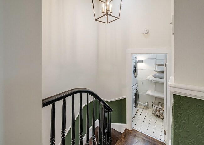 Building Photo - 18 Orben Pl