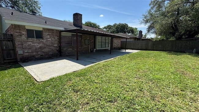 Building Photo - 10418 Towne Oak Ln
