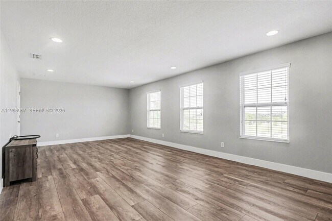 Building Photo - 2251 Napone Ln