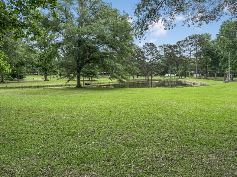 Building Photo - 1080 Pine Cone Ln