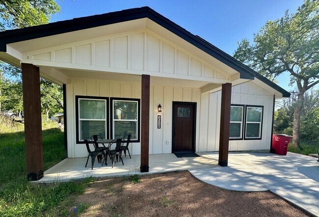 Primary Photo - 1518 Sioux Trail