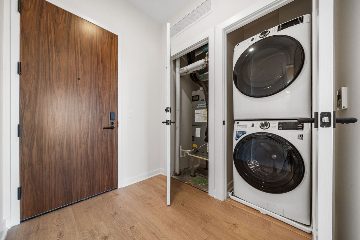 Building Photo - 255 W Falls Station Blvd