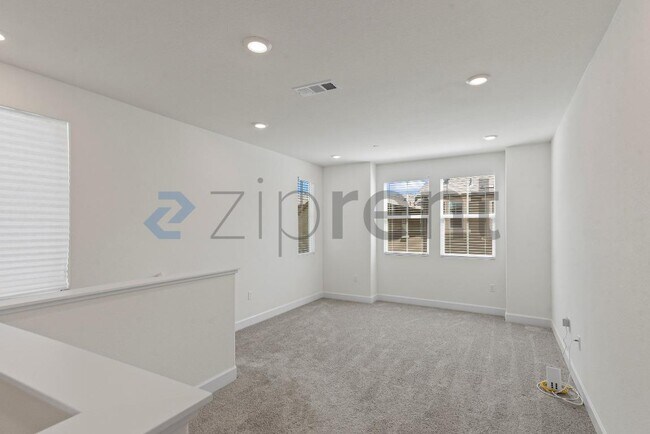 Building Photo - 109 Tranquil Ln