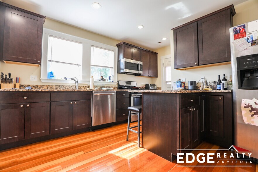 Building Photo - 8 Matchett St