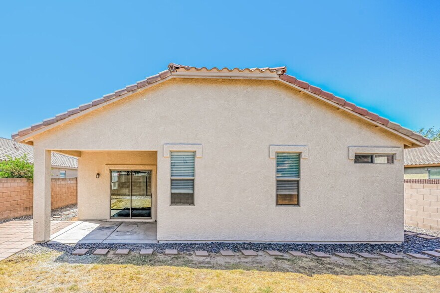 Building Photo - 16994 W Manchester Dr