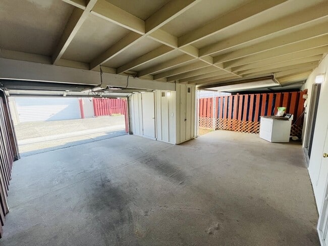 Building Photo - 27127 Sun City Blvd