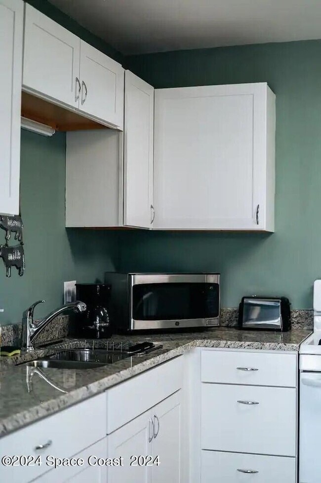 Building Photo - 614 Shady Ln