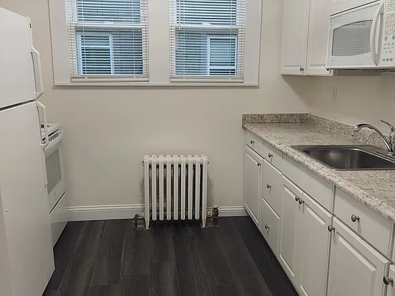 Building Photo - 2065 Beechmont Ave