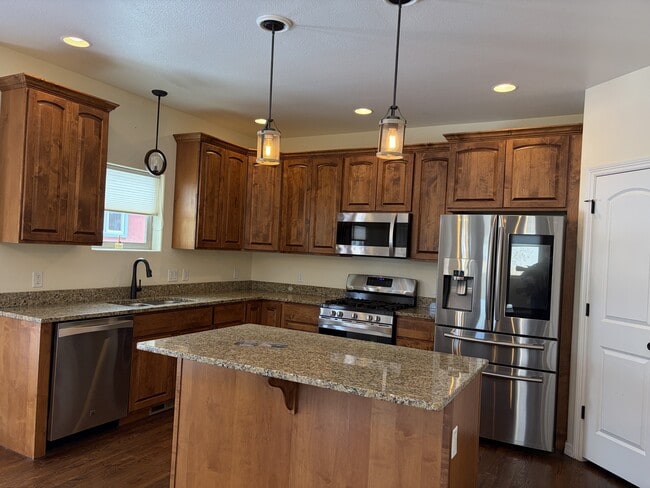 Building Photo - 4221 Chippewa Dr