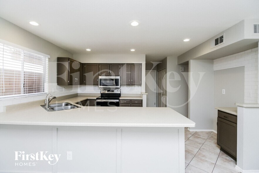Building Photo - 5074 W Jupiter Way