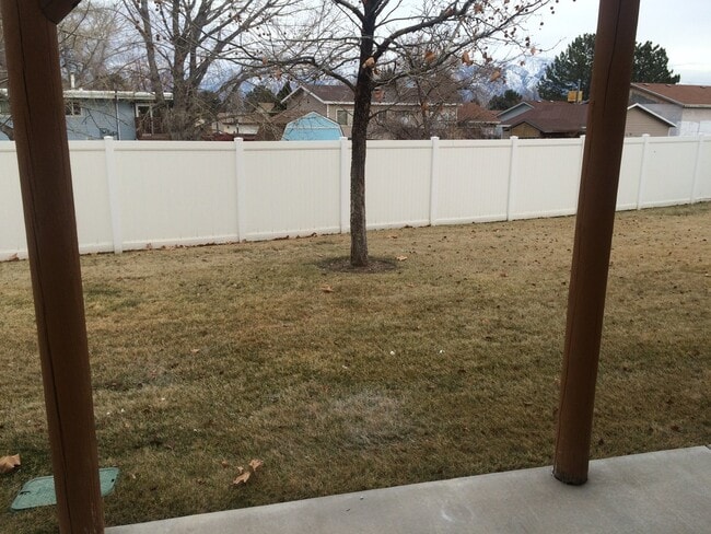 Building Photo - Beautiful 3 bedroom townhome in West Jordan!!