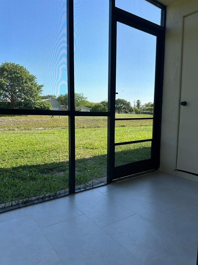 Building Photo - 9449 Boca Cove Cir