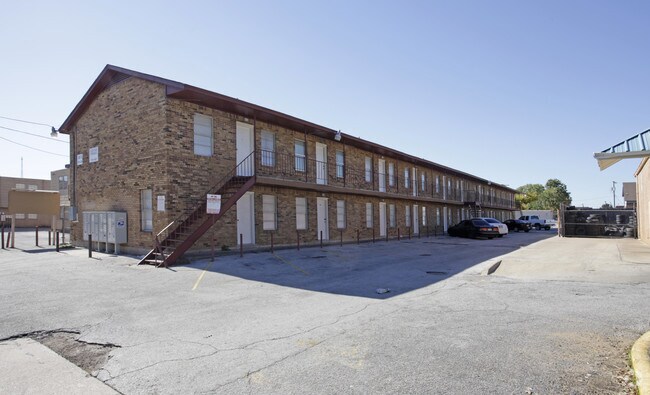 Primary Photo - Ridgeway Terrace Apartments