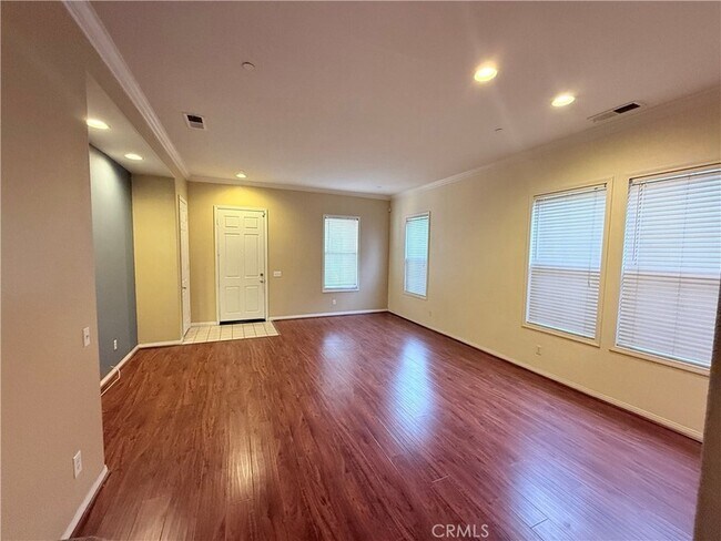Building Photo - 4571 Vincent Way