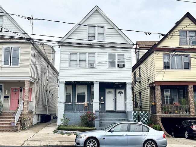 Primary Photo - 469 Avenue A