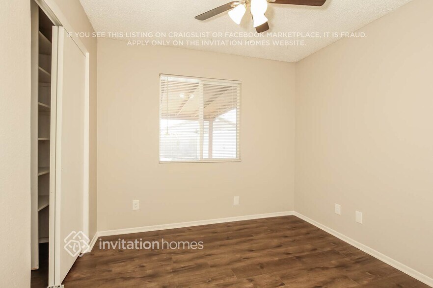 Building Photo - 2525 E Libby St