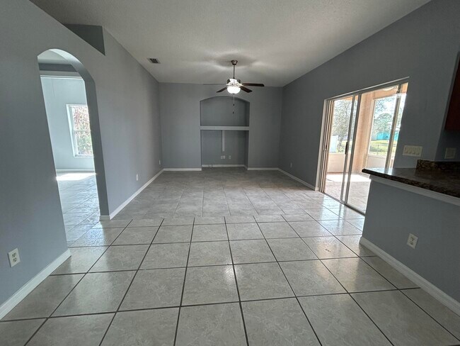 Building Photo - 974 SE Albatross Ave