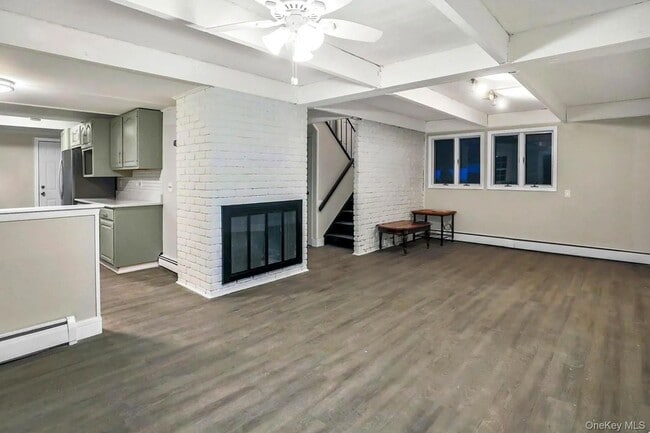 Building Photo - 44 University Heights Dr