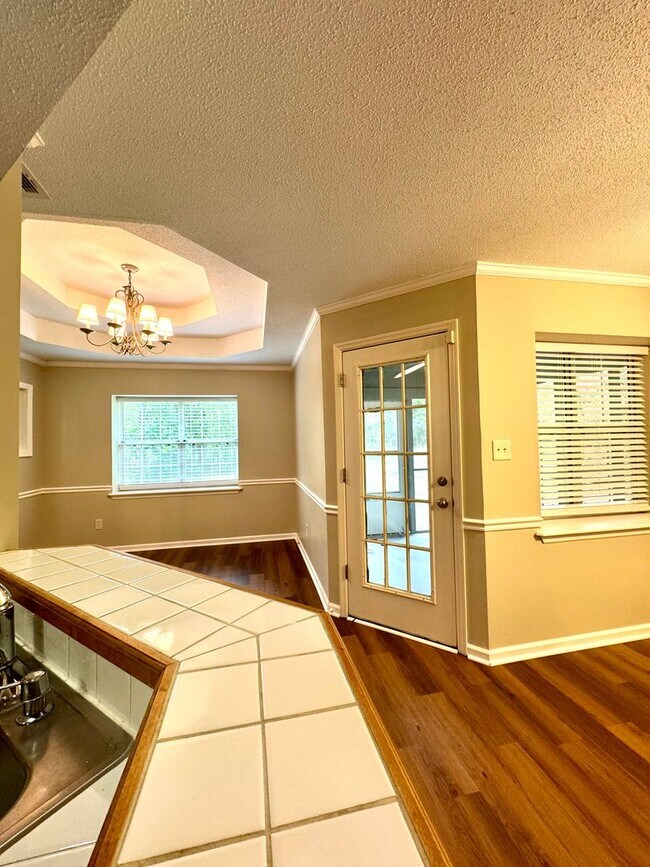 Building Photo - Your Private Retreat 3 Bedroom 2 Bath RentalAwaits!