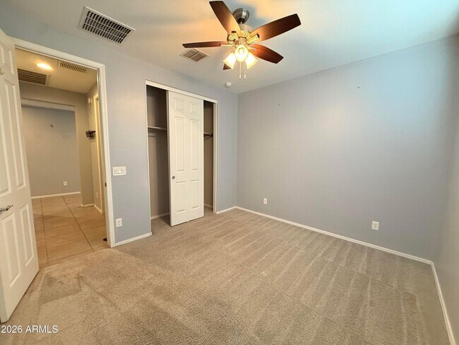 Building Photo - 943 W Danish Red Trail