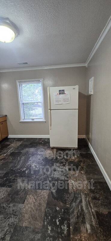 Building Photo - 333 W Suttenfield St