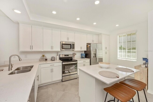 Building Photo - 12280 Wellen Golf St