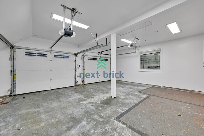 Building Photo - Stunning Bellevue Home for Rent