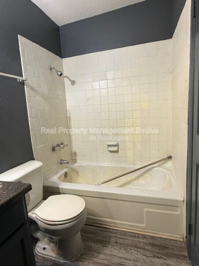 Building Photo - 2689 W Ocotillo Rd