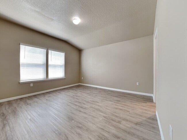 Building Photo - 8688 Kaye Ln