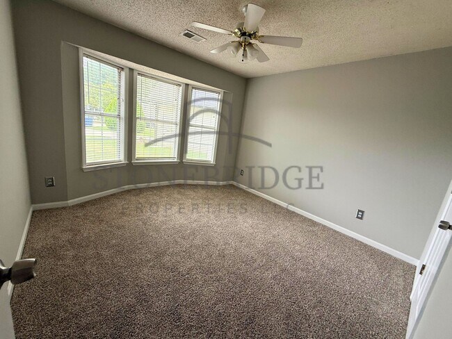 Building Photo - 3 bed, 2 bed home in Helena