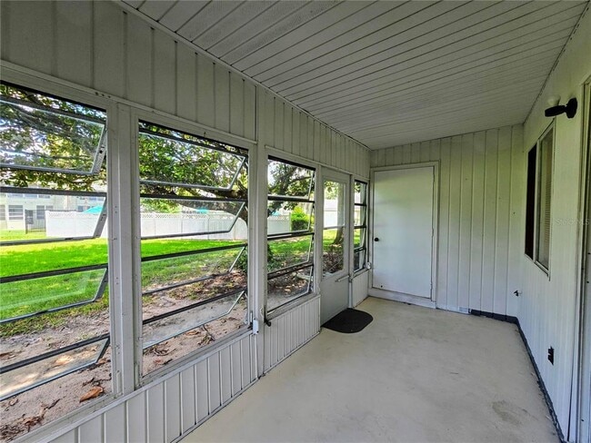 Building Photo - 564 Bahia Cir