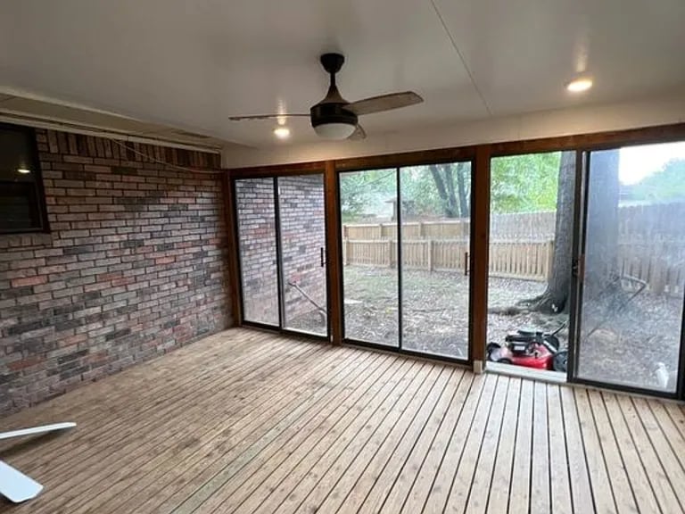 Building Photo - 9900 Andover Pl