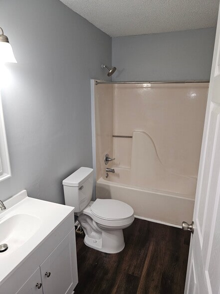 Building Photo - 1610 Gorman St