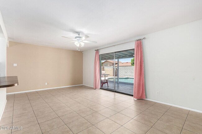 Building Photo - 4404 S McAllister Ave