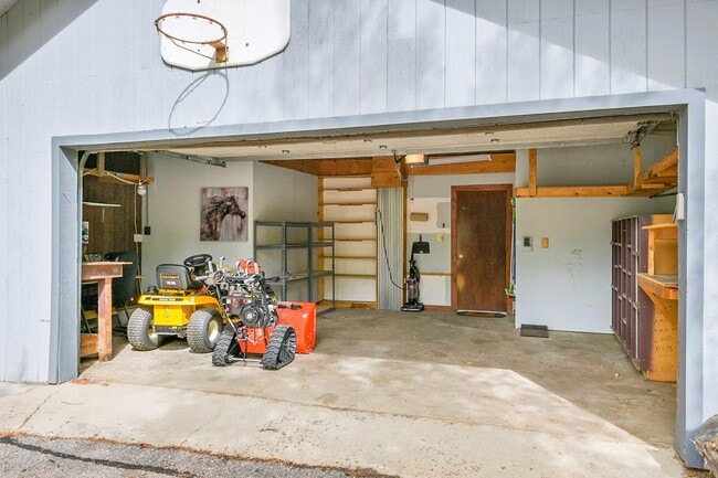 Building Photo - 8960 S Rex Ln