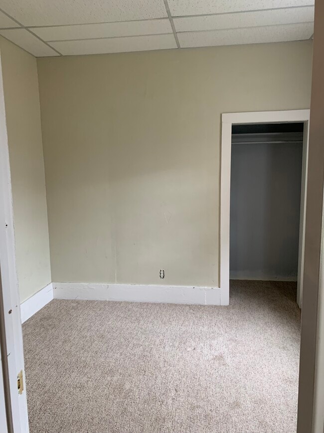 Building Photo - 617 7th Ave