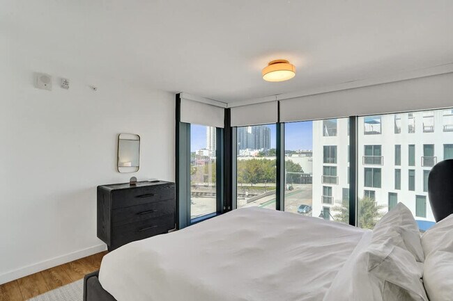 Building Photo - 1220 17th St