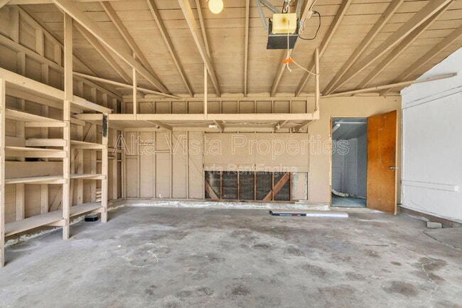 Building Photo - 4722 Mt La Palma Dr