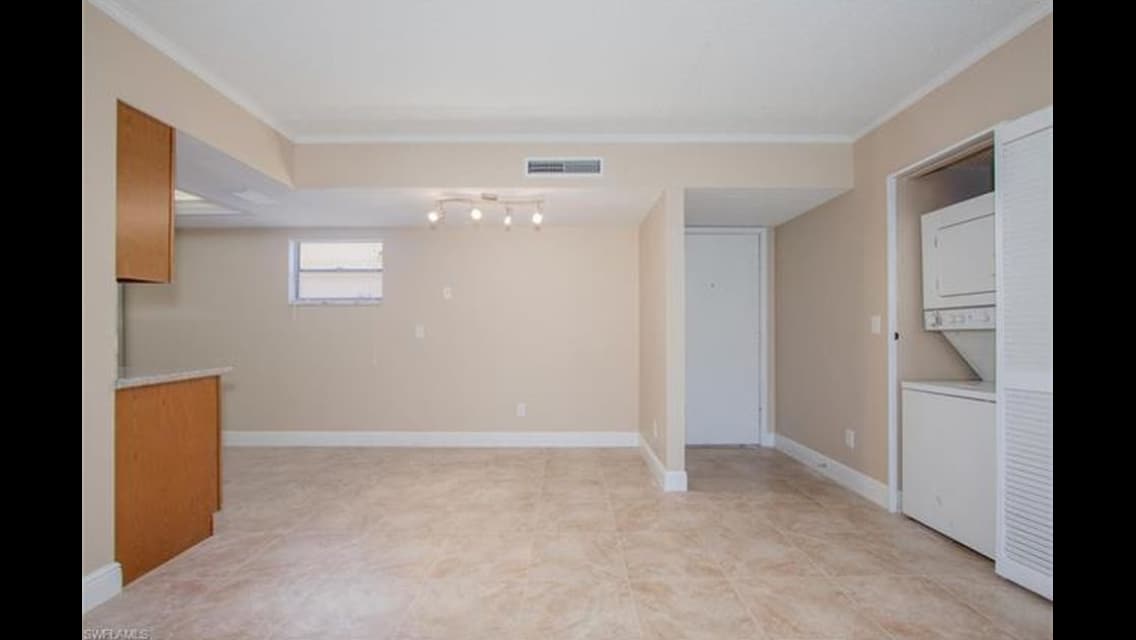 Dining Area - 12471 McGregor Blvd