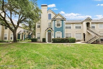 Building Photo - 13703 Richmond Park Dr N