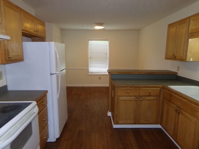 Building Photo - Just minutes from Cherry Point MCAS