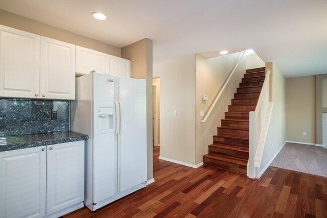 Building Photo - Quaint Carman Ridge Home in Lake Oswego