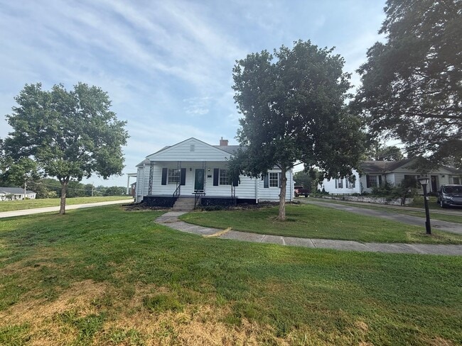 Building Photo - Three bedroom, 1 bath house in Graham
