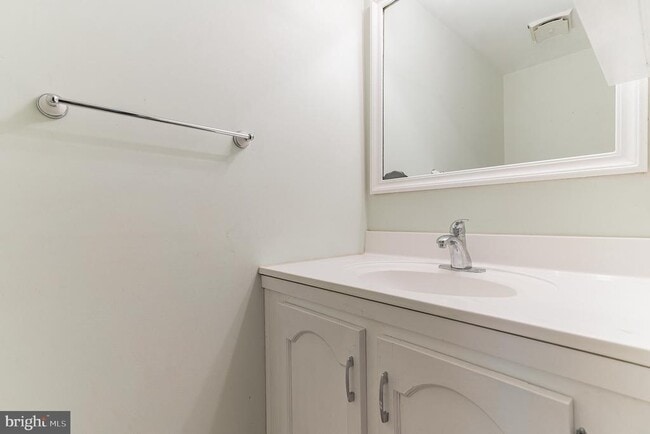 Building Photo - 7422 Adams Park Ct