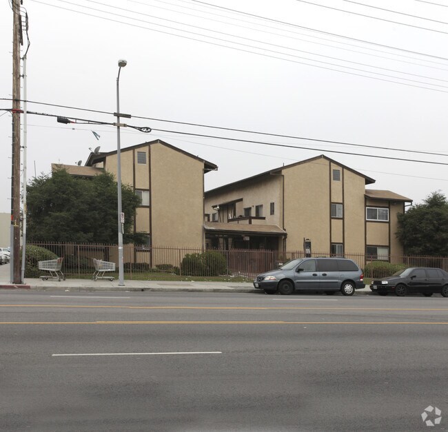 Building Photo - North Pointe Rayen Apartments