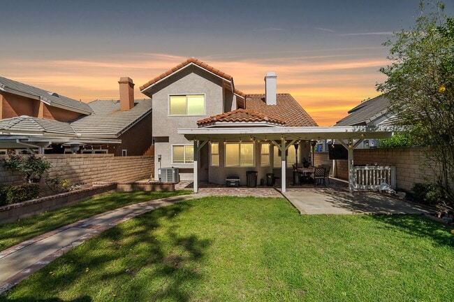 Building Photo - 3099 Oakview Ln