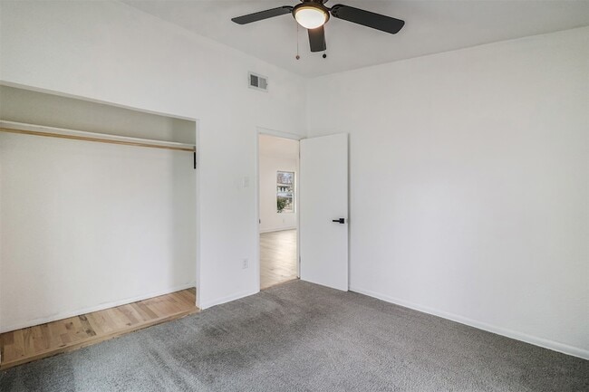 Building Photo - 1211 Gate Ln Dr