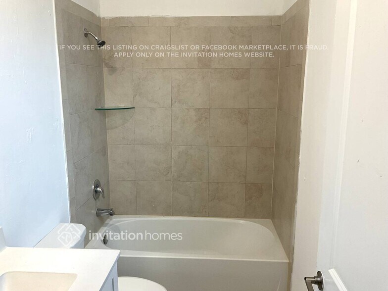 Building Photo - 20700 NE 2nd Ct